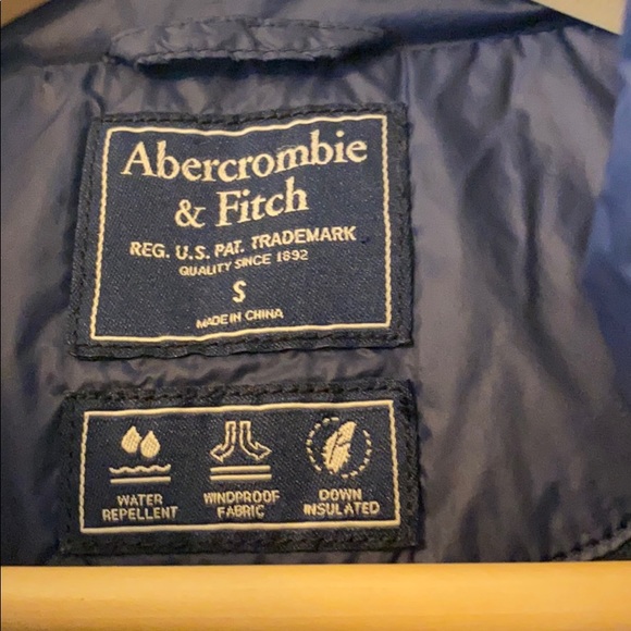 Men’s Abercrombie & Fitch Vest - Picture 5 of 5